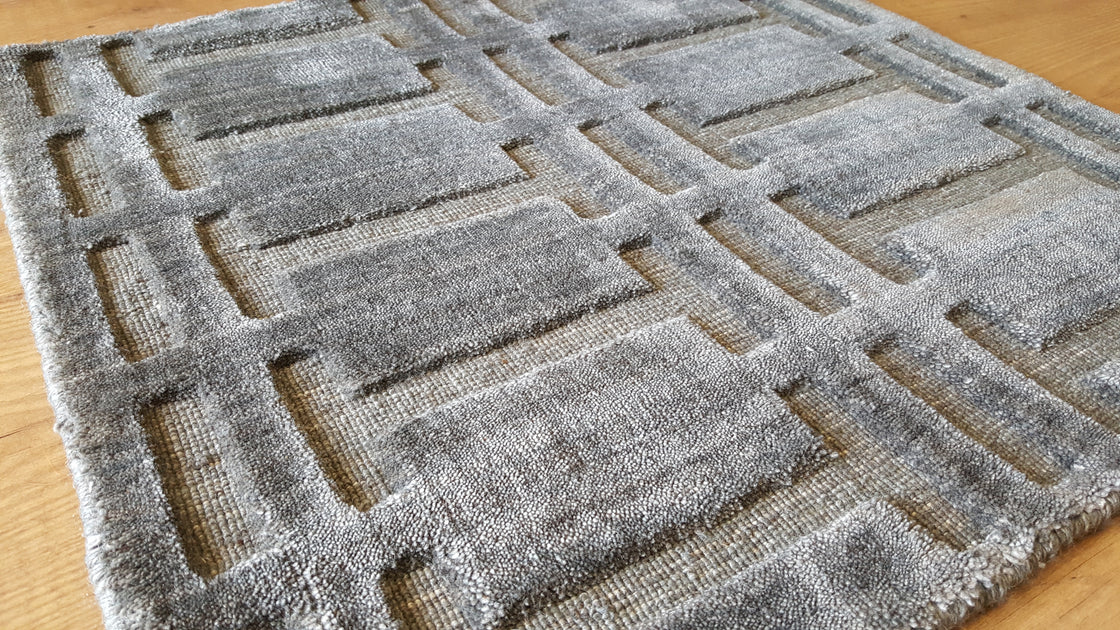 ROBERT - S1885 – SUMMIT RUG